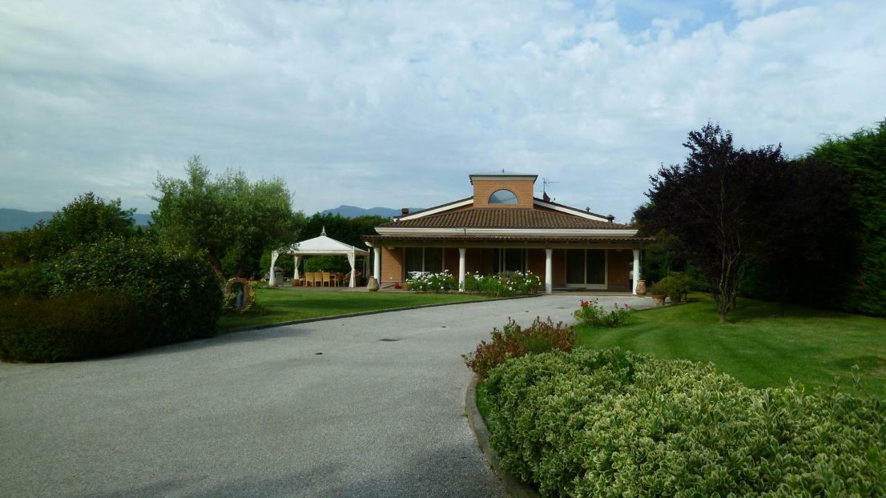 La Villa Nel Bosco Lucca Exteriör bild