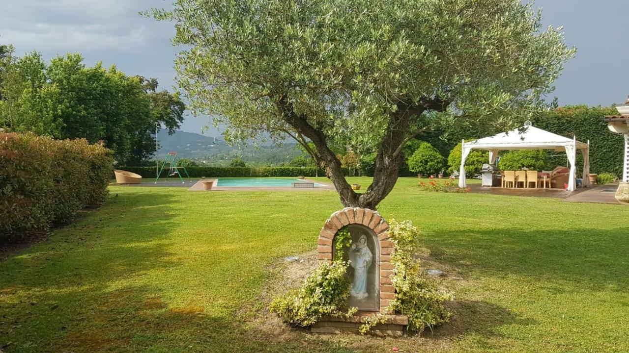 La Villa Nel Bosco Lucca Exteriör bild