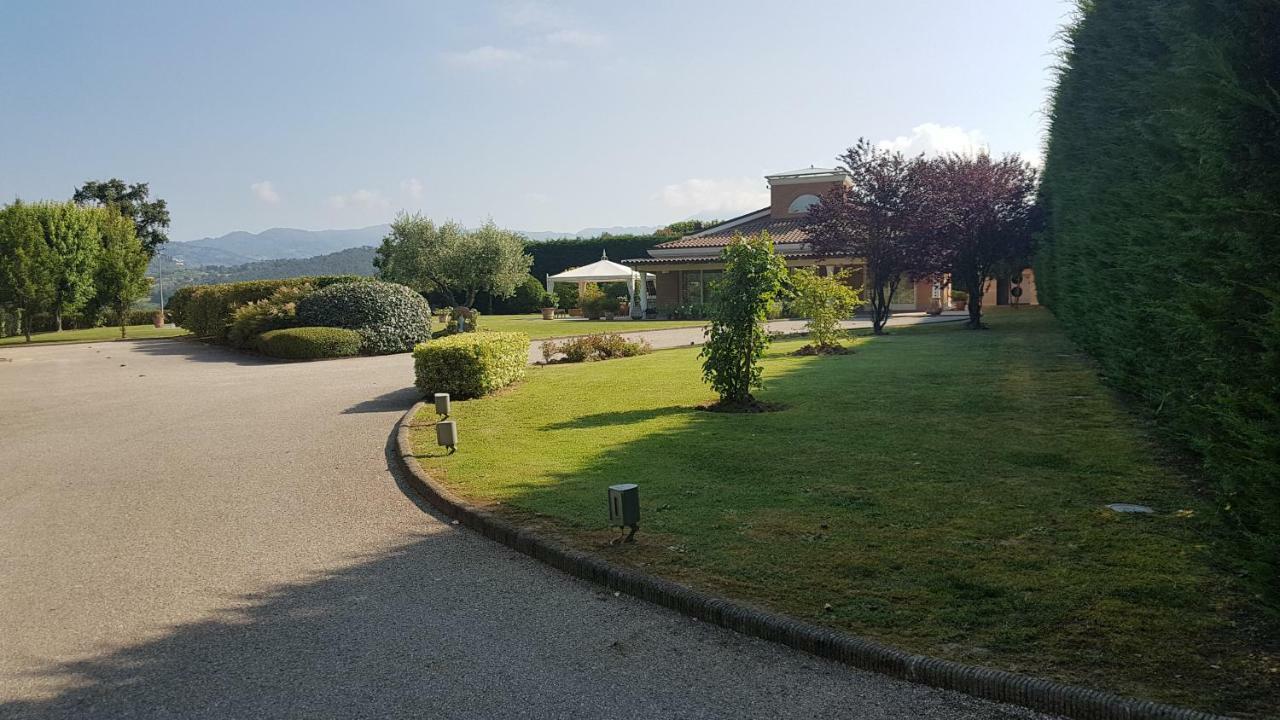 La Villa Nel Bosco Lucca Exteriör bild